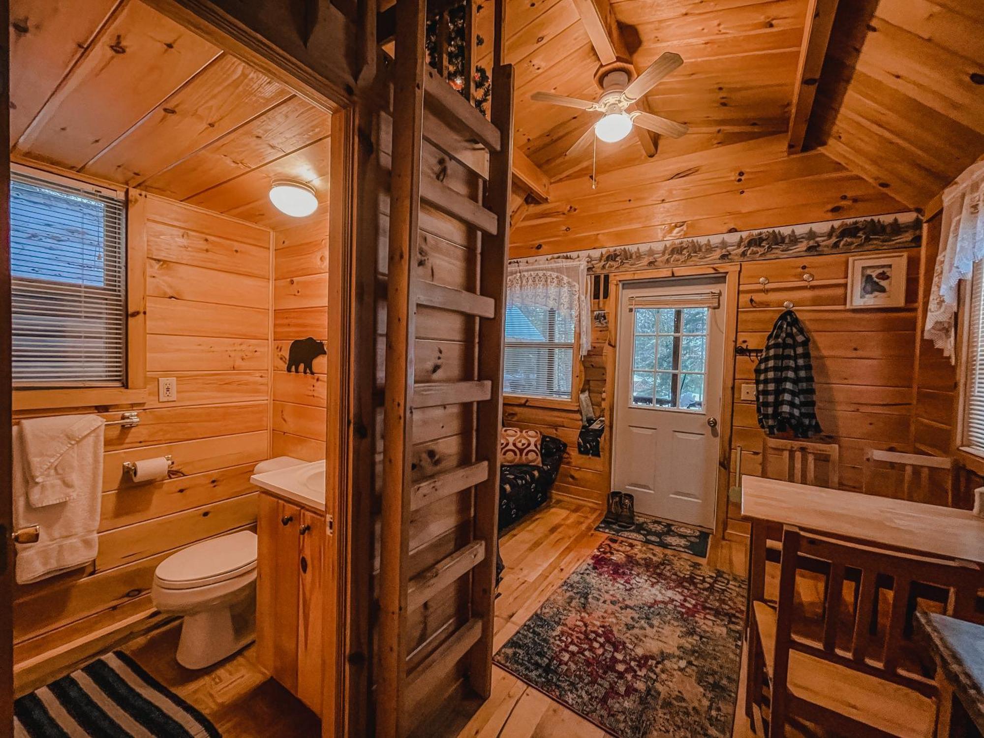 Motel Long Lake And Cottages Pokoj fotografie